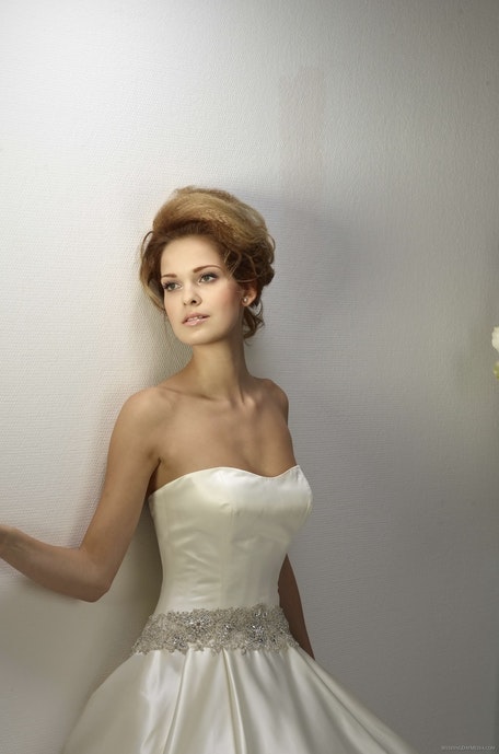 Svadobné šaty – Model 13103