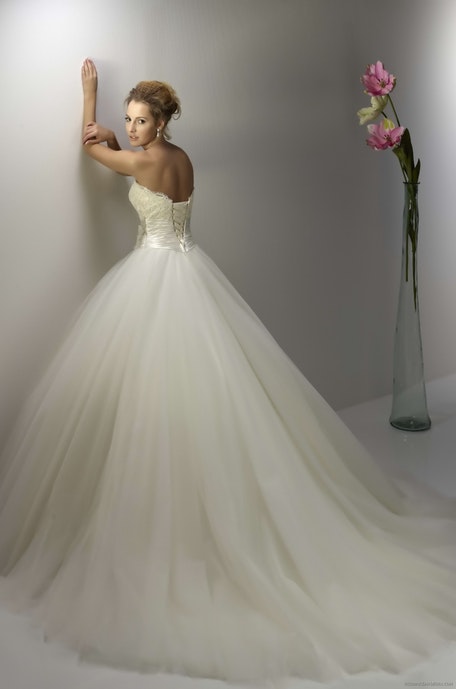 Svadobné šaty – Model 13084